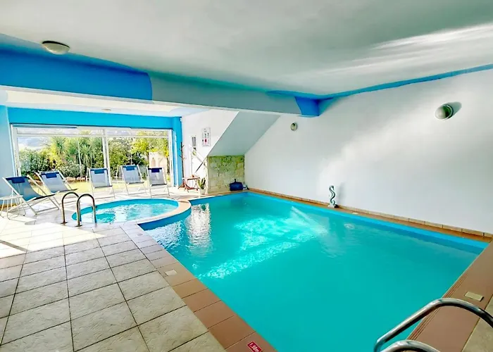 Whiteblue Spa Villa, By Idealstay Experience
