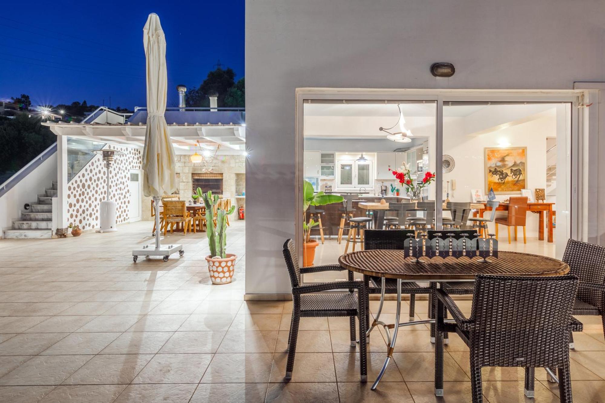 Villa Whiteblue Villa, By Idealstay Experience