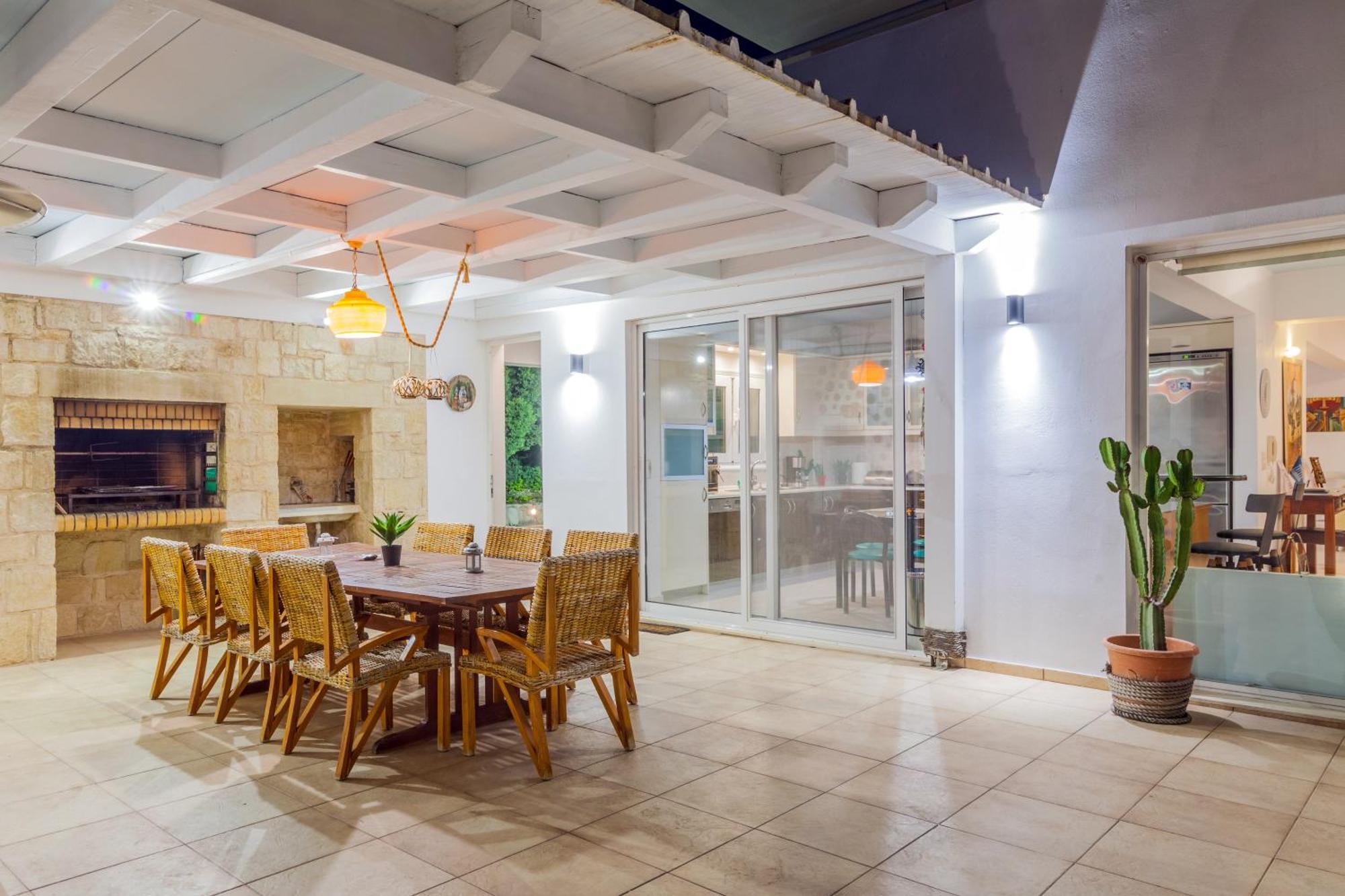 Whiteblue Villa, By Idealstay Experience Villa *